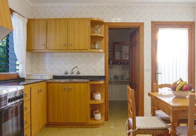 Cocina y armario