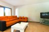 Sofas und Sat-TV in Englisch und Deutsch