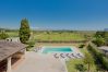 Blick auf den Pool und die Bucht von Alcudia