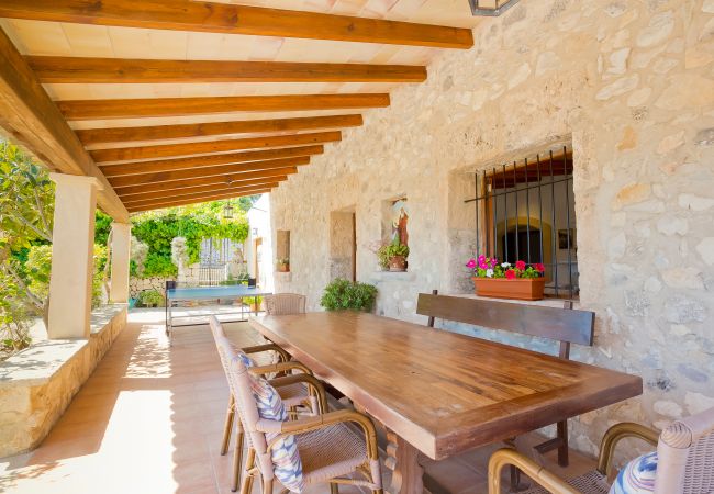 Table to eat on the porch