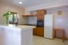 Fully equipped kitchen with breakfast bar